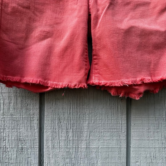 Pilcro and the Letterpress Coral Pink Denim Frayed Hem Bermuda Shorts Size 26 - Picture 3 of 11